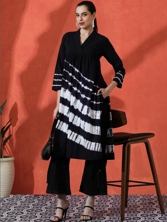 Dyed Pure Cotton V-Neck Knee Length A-Line Kurta