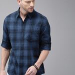Roadster Men Blue & Black Regular Fit Checked Casual Shirt